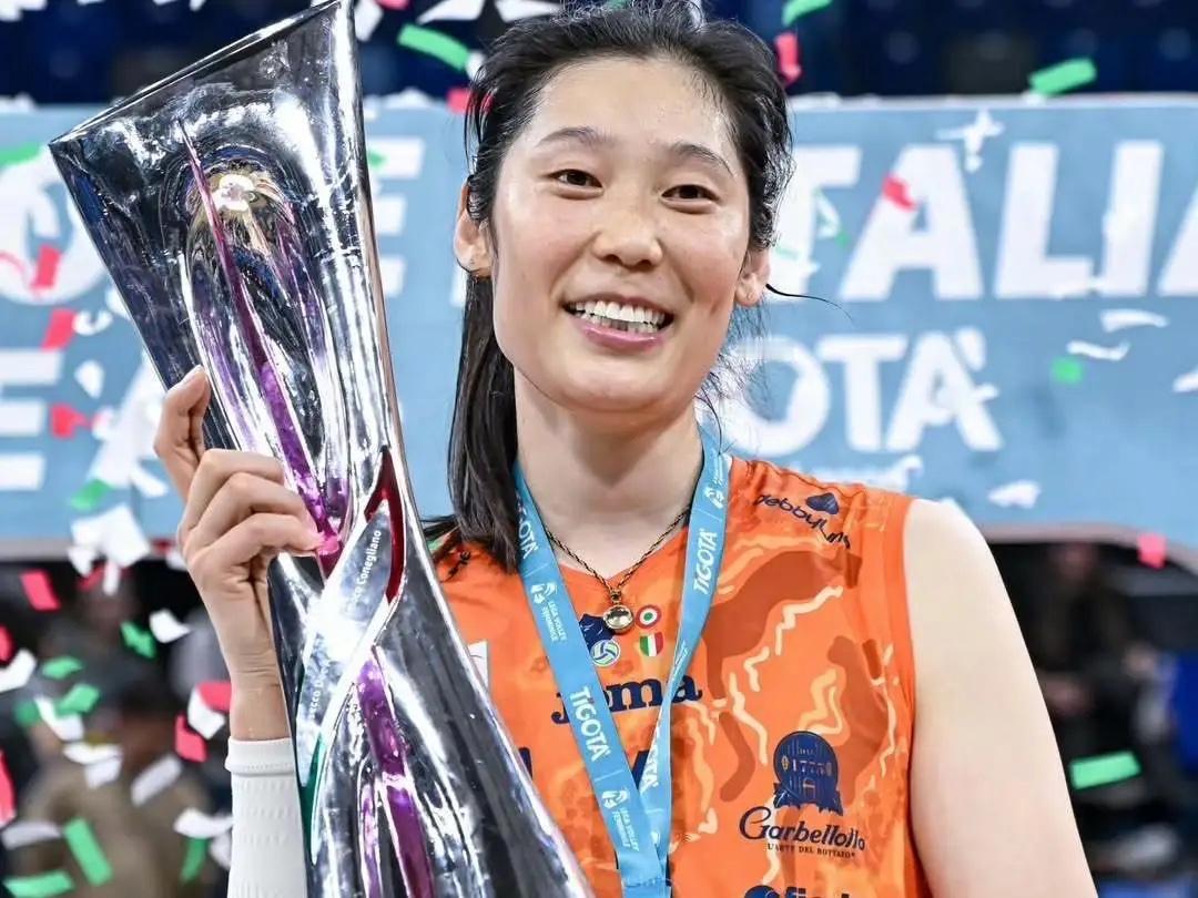 朱婷助力科内利亚诺夺得意甲女排联赛冠军，重要意义有如下几点：1，朱婷实现了土