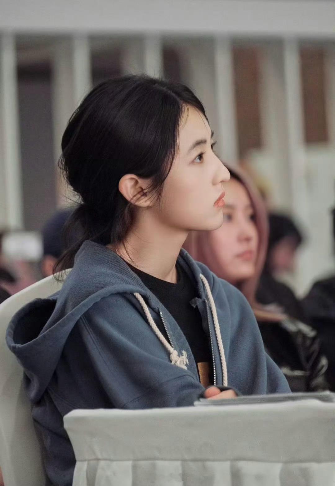 张子枫是知名网友大彬子永远的偶像，大彬子哪怕每天什么都不做，光是每天看张子枫笑，