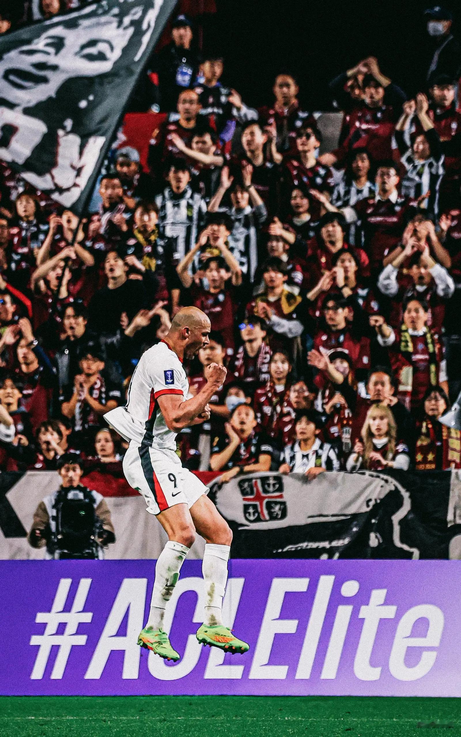 据巴西媒体《环球报》报道，现效力于中超成都蓉城的巴西外援费利佩透露，他希望在中国