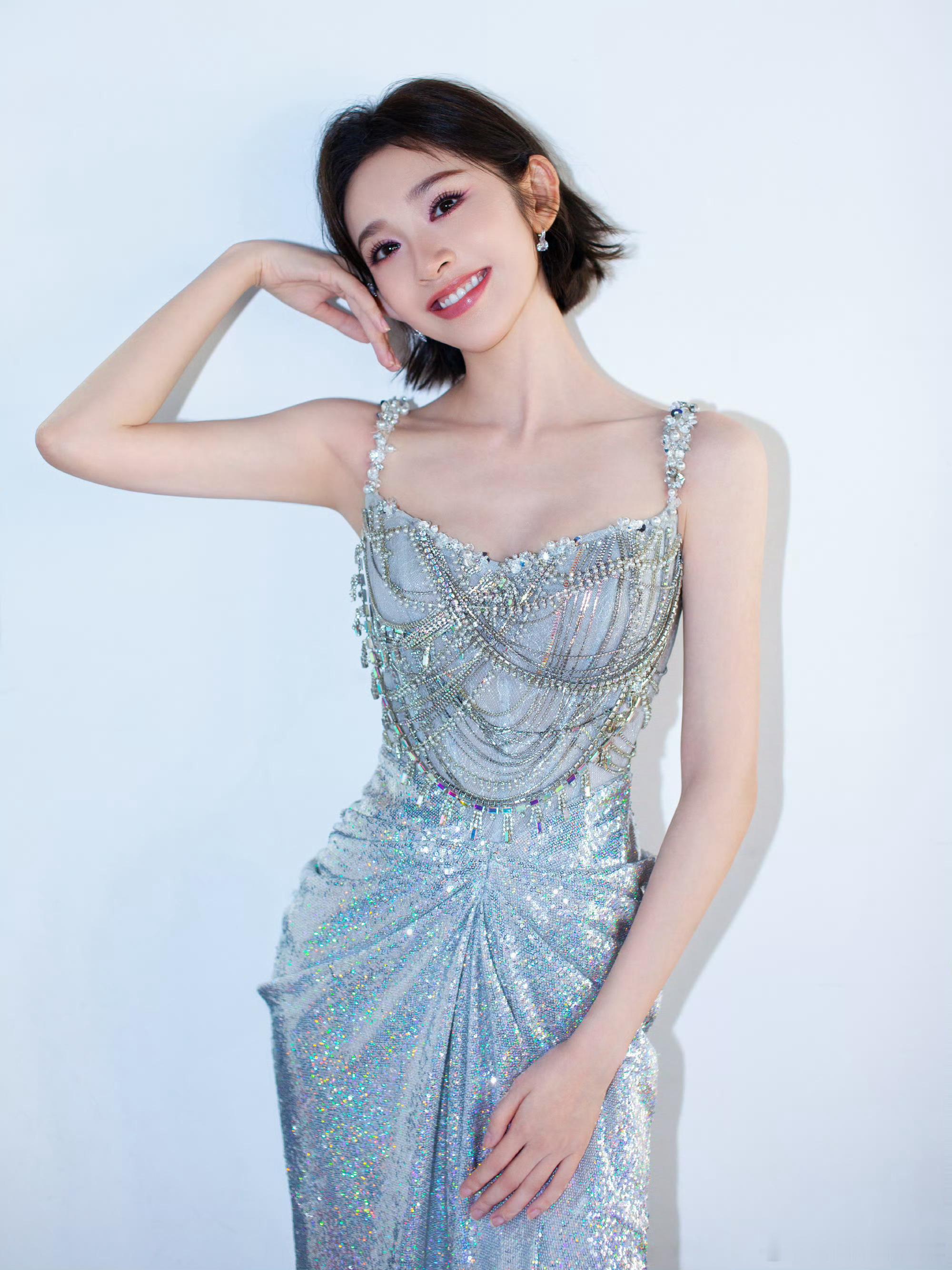 唐艺昕这下人设崩了唐艺昕爱一点之后人设崩了绝绝子！唐艺昕在音准对决赛唱《爱一点》