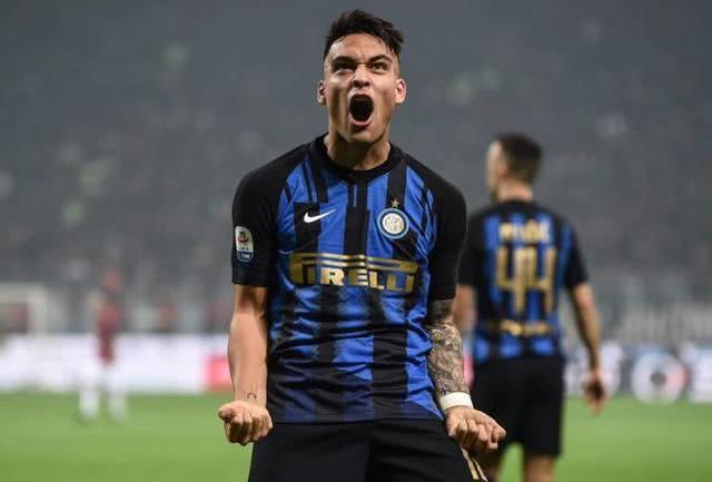 国米大胜反超那不勒斯，迪乌夫表现好！恩里克有进步。恩里克速度、动作频率和技术不错