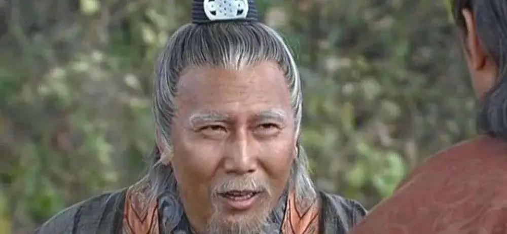 1353年的夏日，儒生李善长走进朱元璋的军营。两人促膝长谈三日三夜，他给朱元璋出