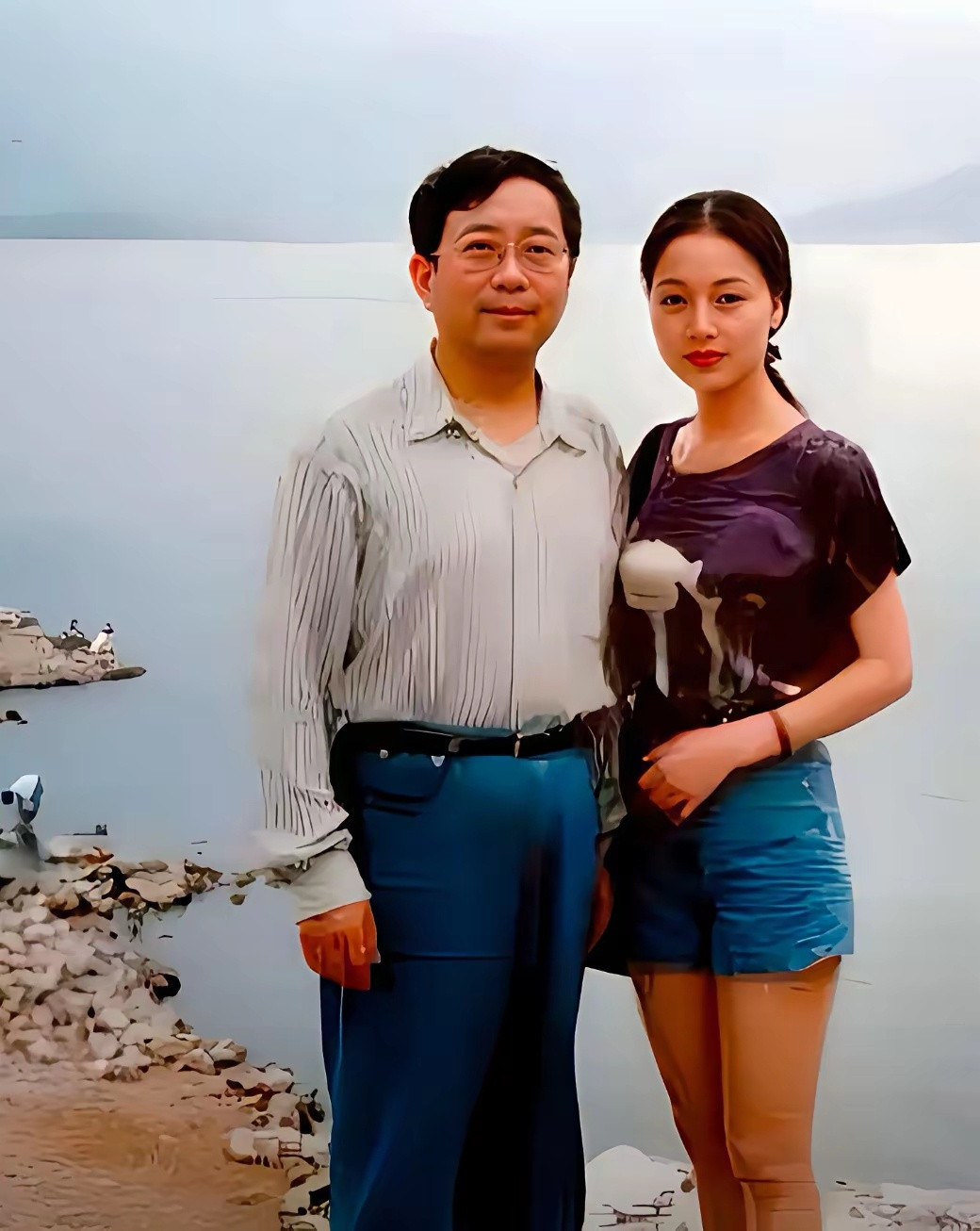 1992年，新婚的余秋雨46岁，马兰30岁。才子风华，佳人绝色，正是人生最好的年