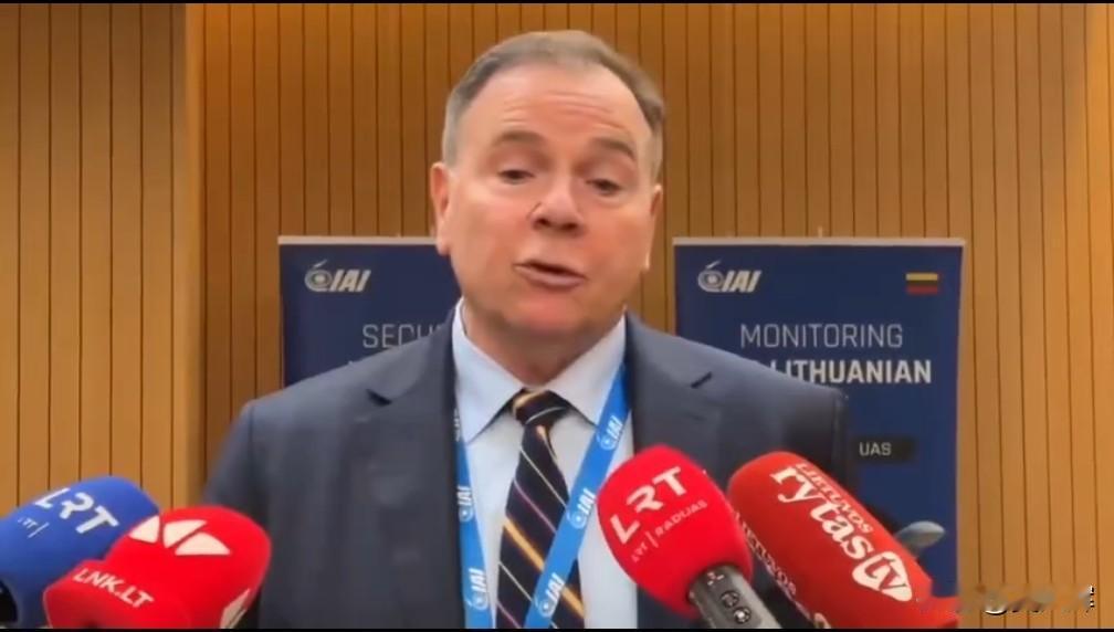 “当然是俄罗斯人干的”：前美军驻欧洲司令指控俄罗斯袭击他所乘坐的火车2月2