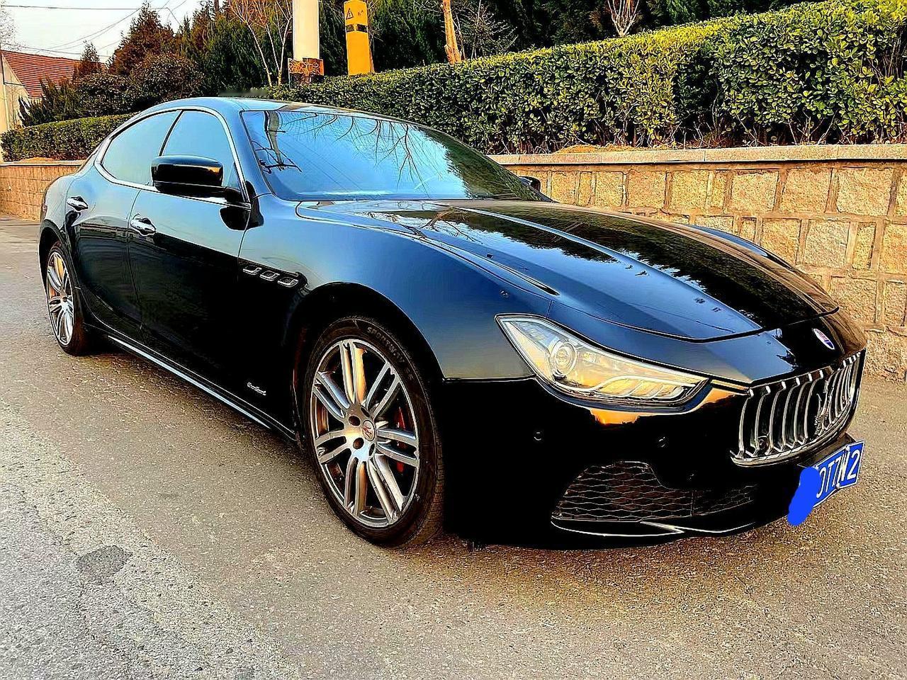 豪华品牌的优势是品牌力啊。同时豪华品牌的优势也是虚荣。而玛莎拉蒂最终也败在了虚荣