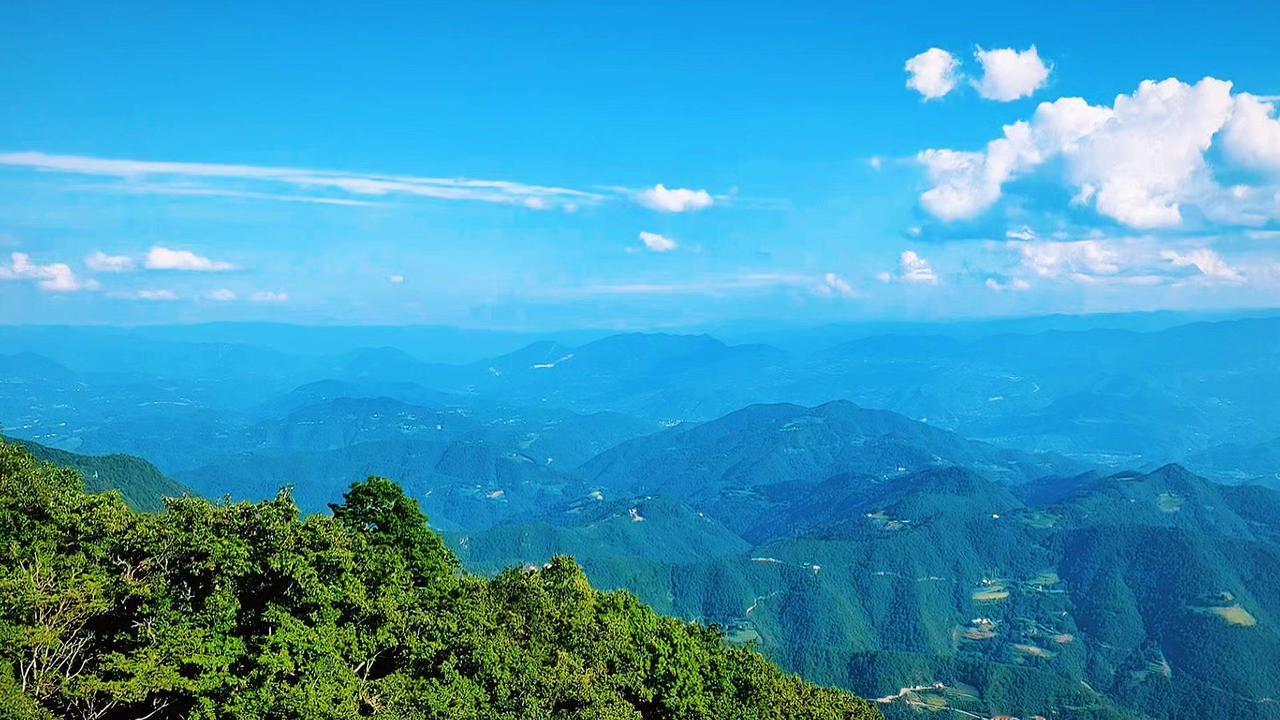🚗襄阳第一高峰徒步记！1946米望佛山俯瞰荆山云海在保康县的荆山山脉，藏着襄