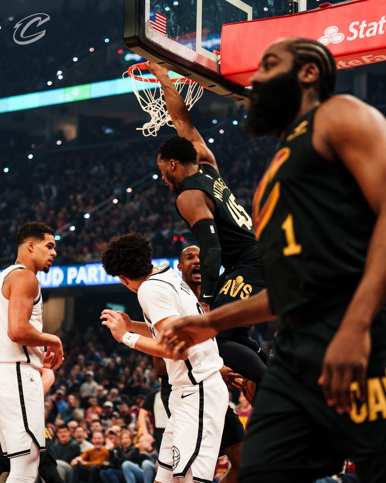 韦德被列入首发阵容，确实没有想到，莫布里进首发理所应当，而韦德也进入首发，而且是