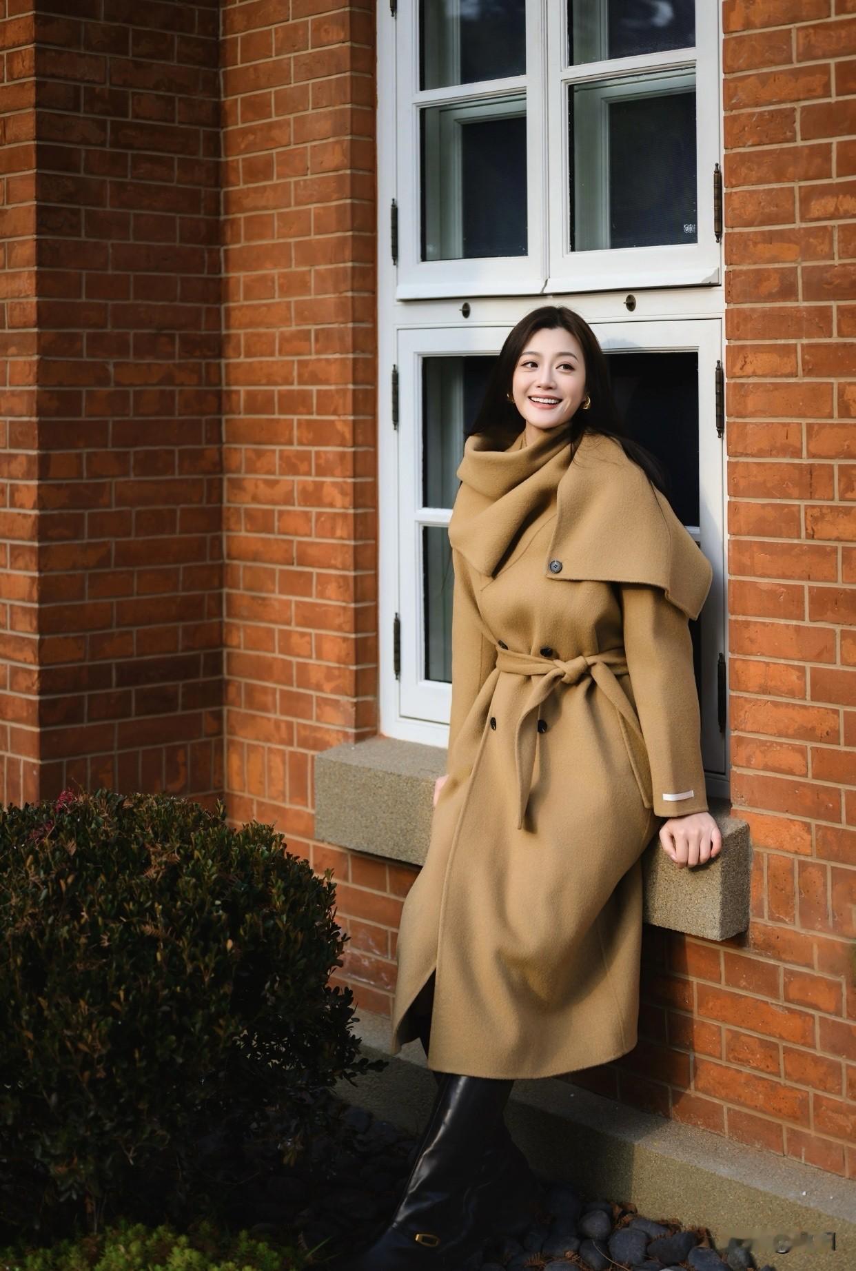 如何做一个精致优雅的女性?做精致优雅的女性，装扮和心态都很重要。装扮上不用用力