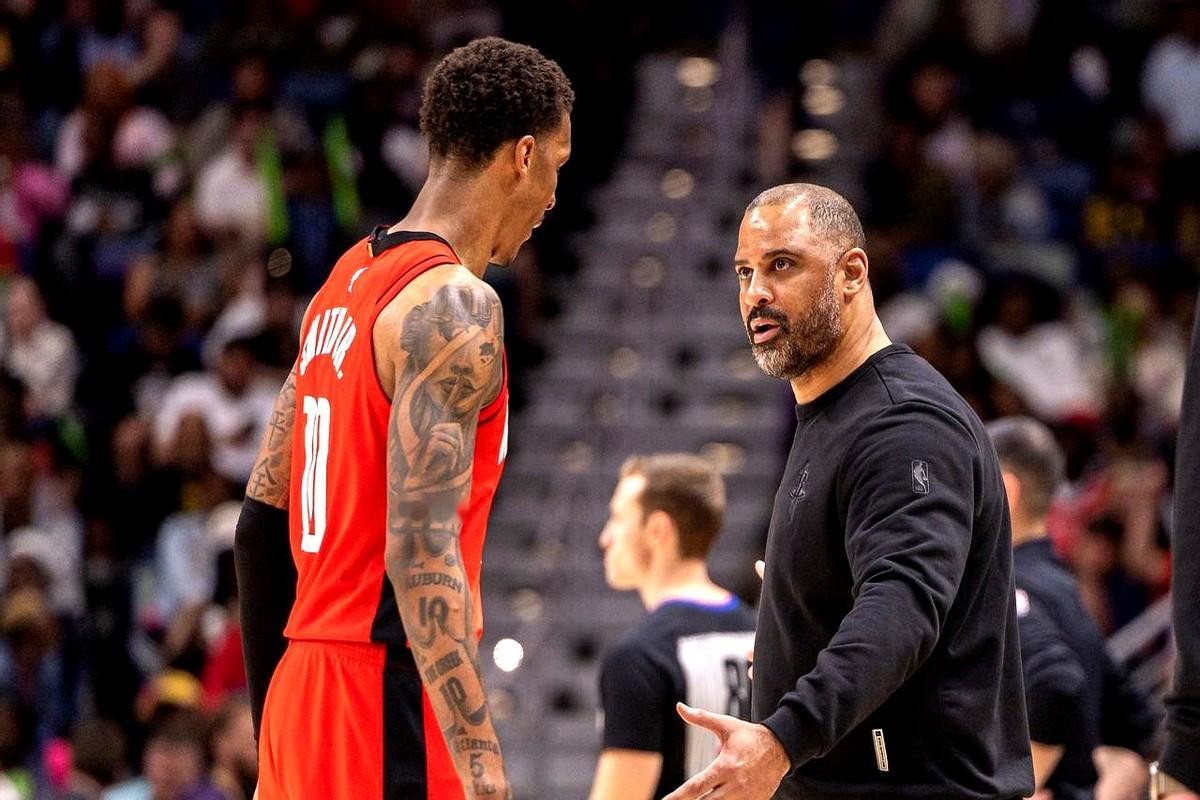 火箭队这套阵容，早该这么用了！乌度卡教练终于开窍，G4直接把申京...