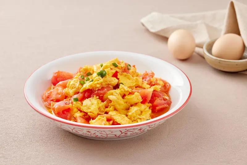 西红柿炒鸡蛋放不放辣椒，这可是个值得探讨的事儿。从口味上来说，放辣椒能丰富口感。