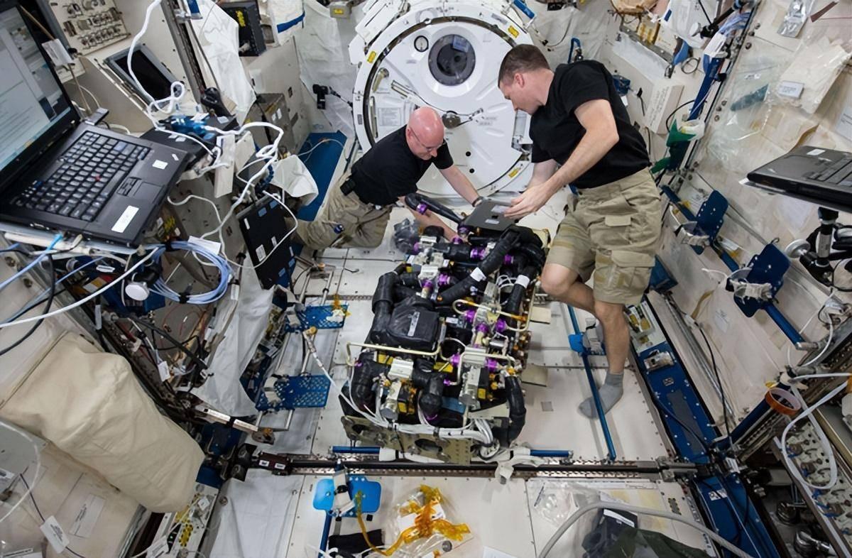 为什么最近全世界其他国家都不再提起中国的空间站了？因为他们不敢再提，跟国际空间站