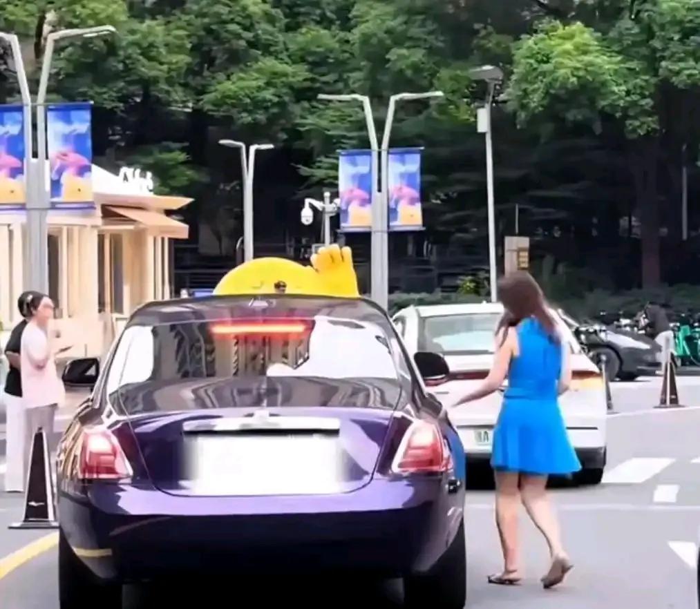 都替宗馥莉捏一把汗。娃哈哈“太子爷”宗继昌出场了，此前曾经在一系列与娃哈哈相关