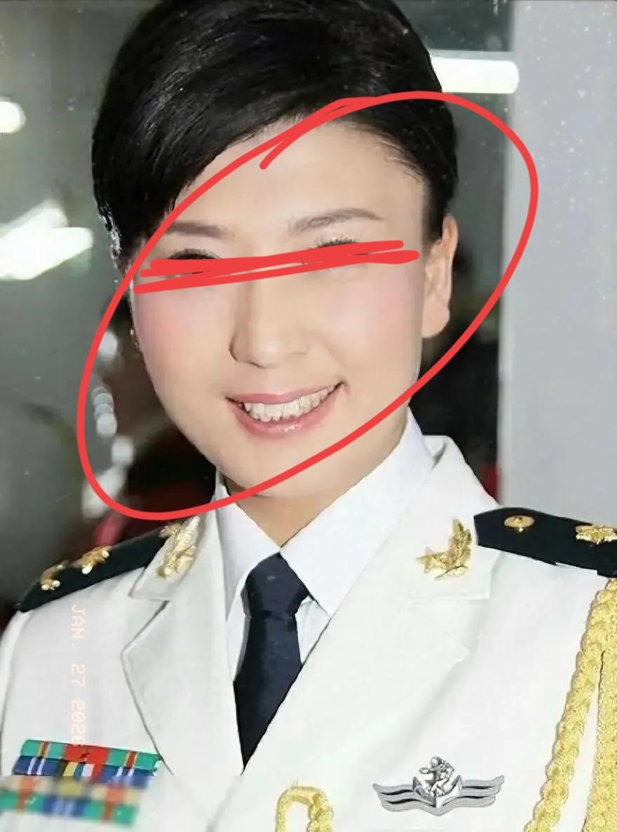 闫某晶就是和我们“酸黄瓜”不一样，虽然遭到了全网抨击，但闫某晶没有一丝的退却和收