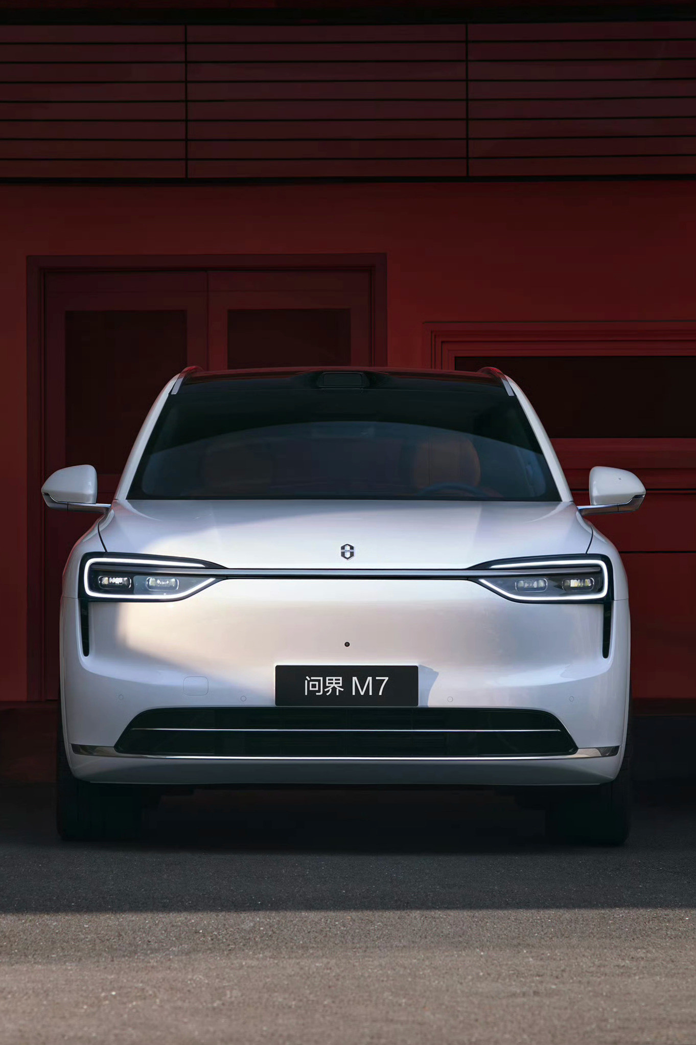 问界M7的前脸我觉得还是不好看，M789里，依然是M8相对最舒服而且M7的车头和