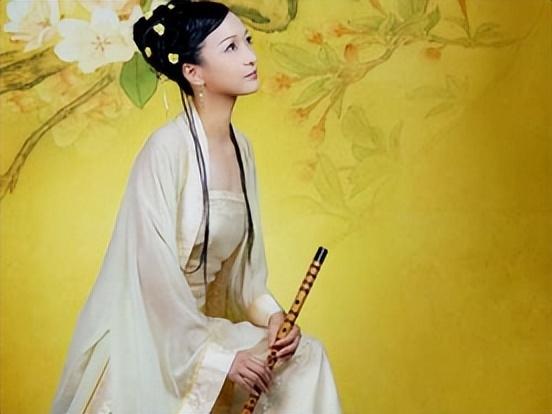 古时，有个剃头匠十分好色，到四十岁了还没有娶媳妇，见好友妻子长得貌美如花，便动了