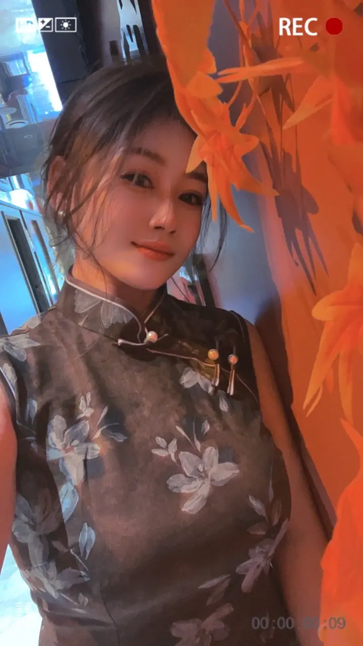 当东方血脉悄然觉醒，才懂旗袍独有的东方美，含蓄又动人。旗袍秀