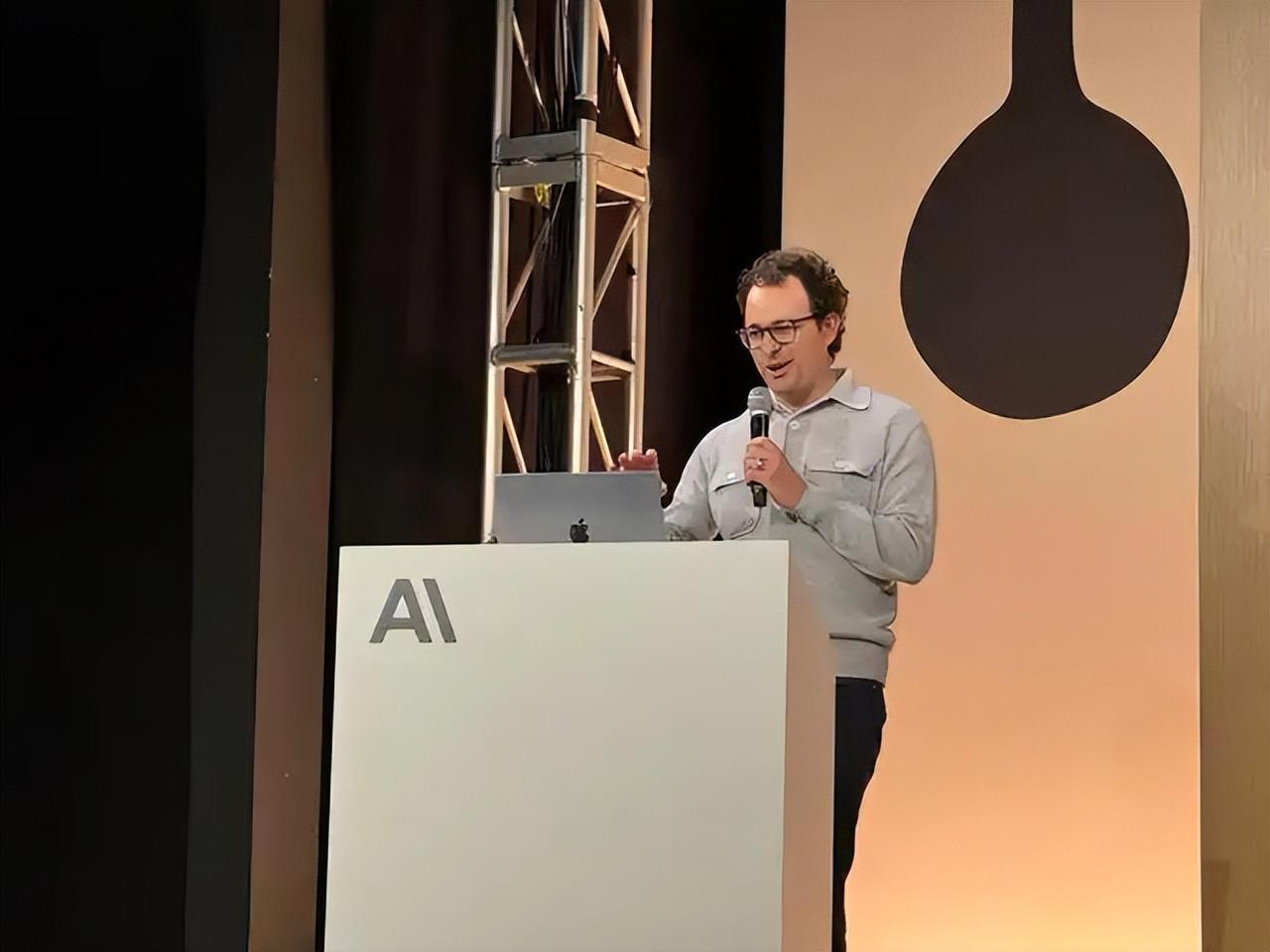 AI几小时扒光全球系统，美联储急开会，这把