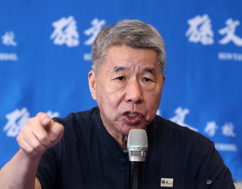 何启圣选花莲被封杀　张亚中轰国民党有病媒体人何启圣宣布参选花莲县长，喊出要终