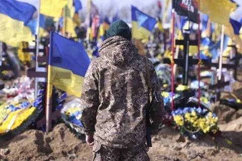 乌克兰亚速营元老级人物、乌军第12“亚速”特种旅前参谋长博格丹·克罗特维奇在接受