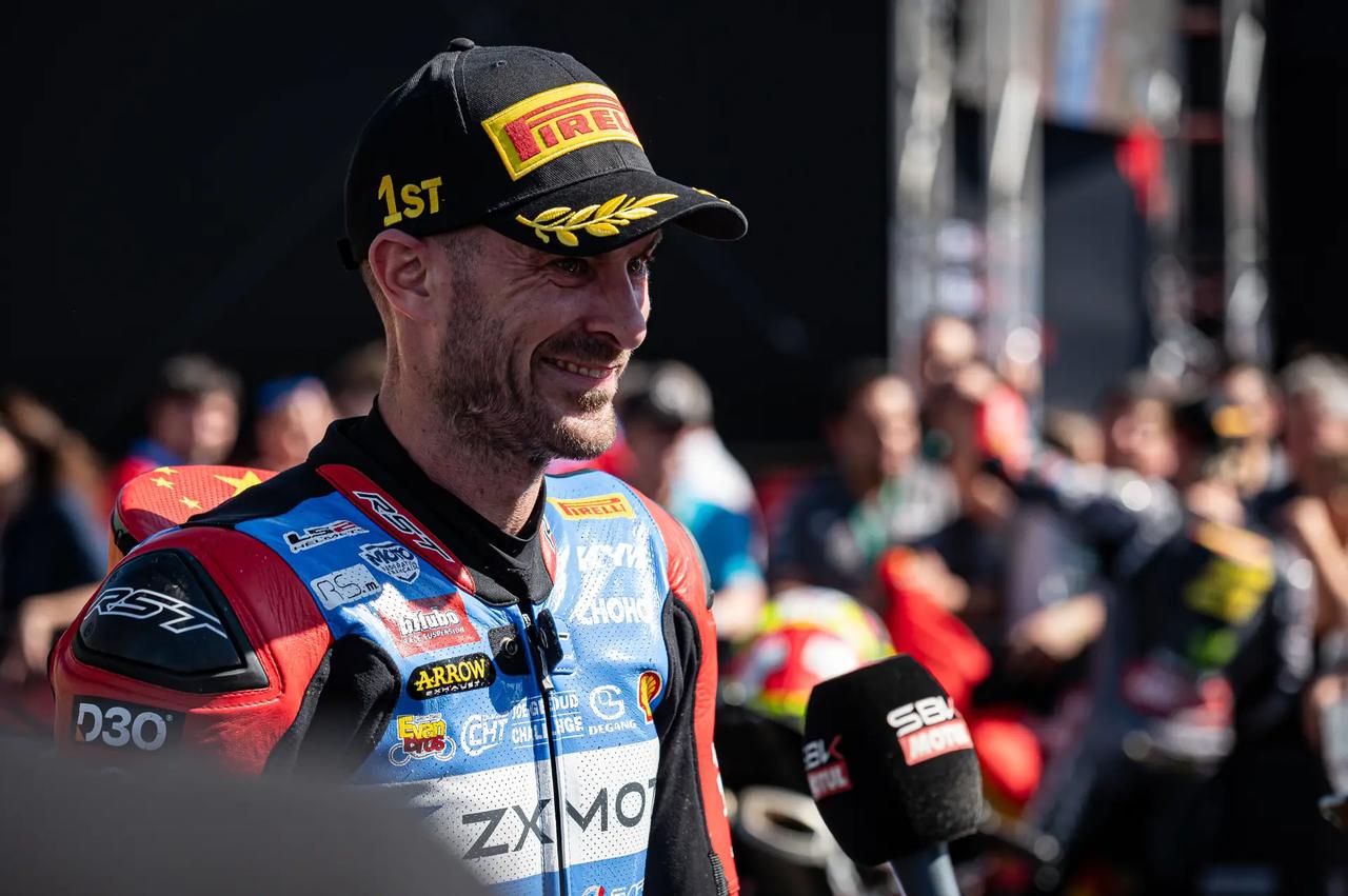 这位夺冠的法国车手，怀疑过自己的车技，怀疑过自己的年龄，怀疑过自己的运气，就是