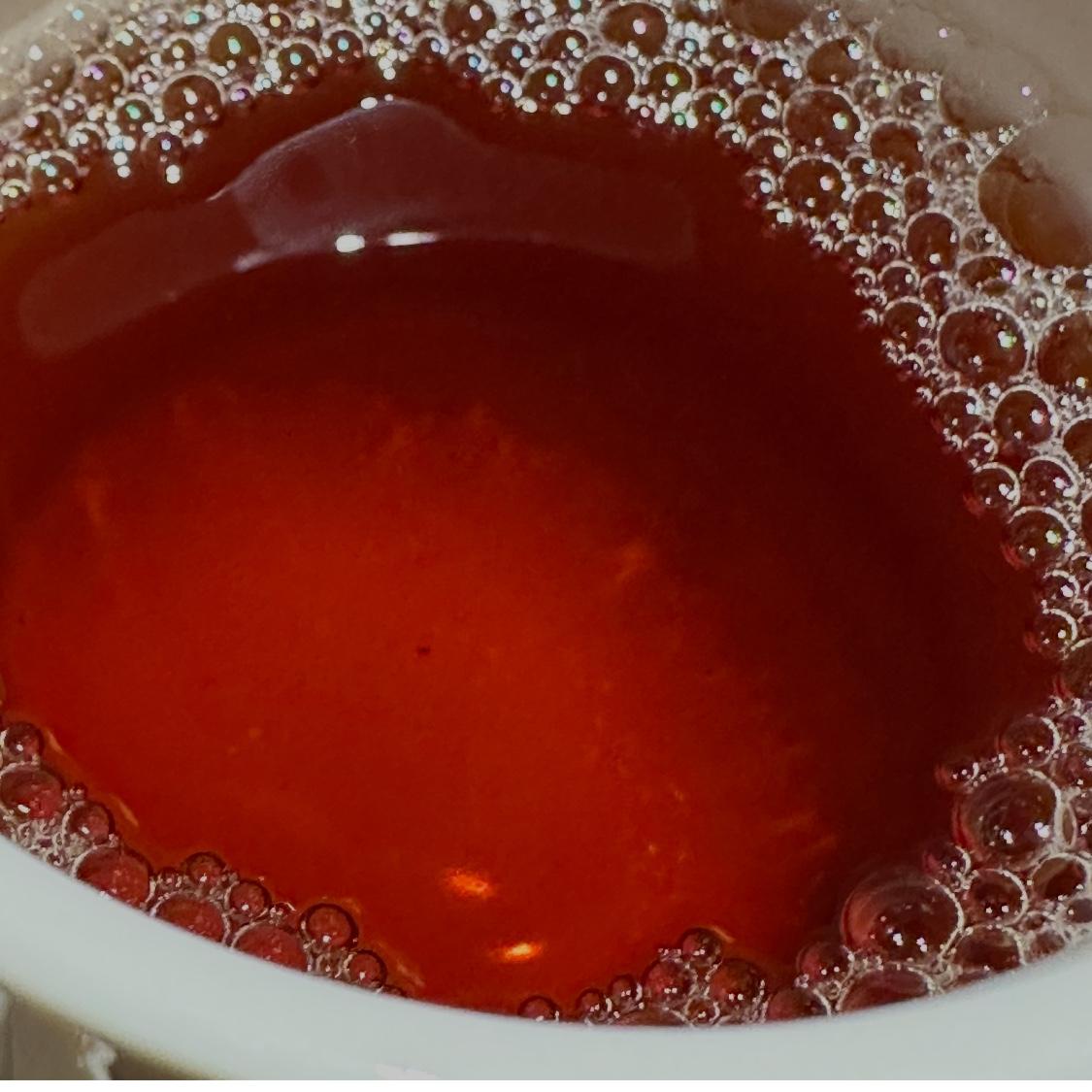 赶大集喝到一款40元一斤的老味茉莉花红茶，别说喝着还很舒服，以我喝茶四十年的经验