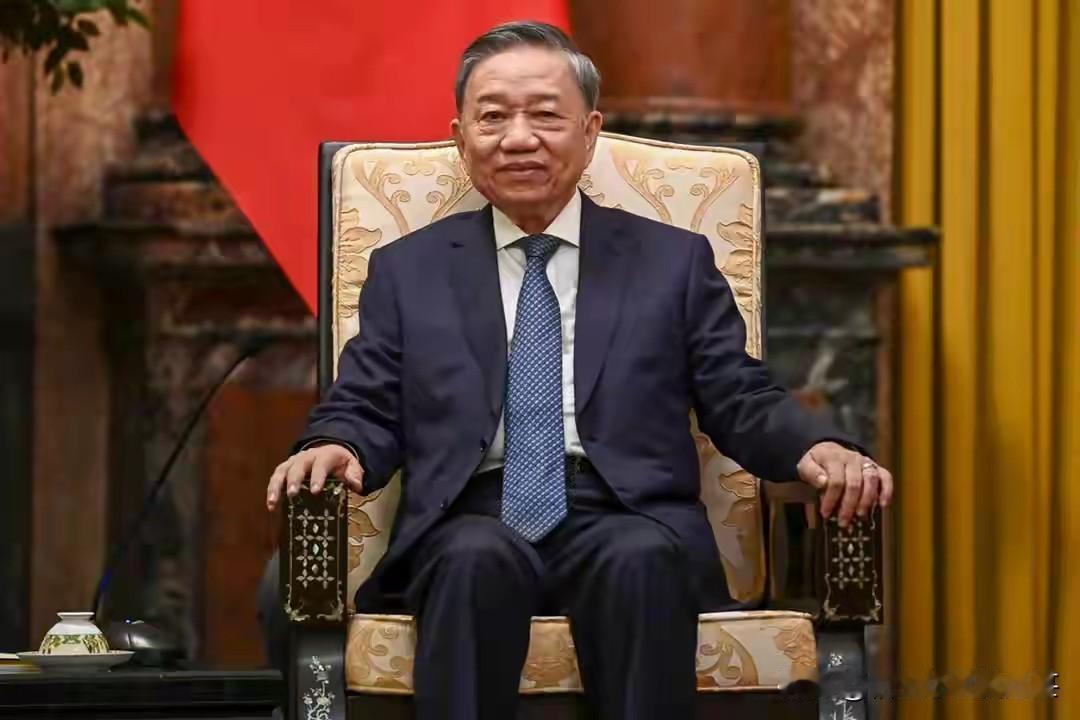 美国华尔街报：与美国贸易顺差最大的国家现在是越南。越南对美国贸易顺差额达到114