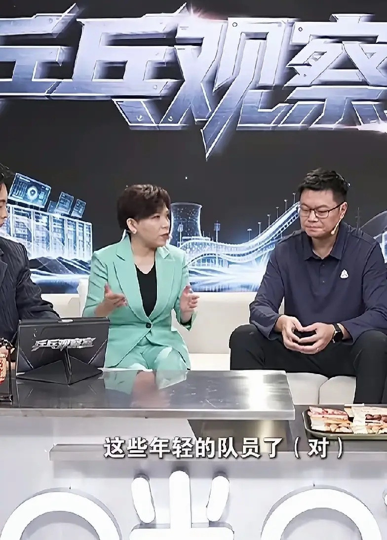 狠角色邓亚萍怒评王曼昱深意，要说亚运会女乒最大赢家，不用我多说，一定是王曼昱莫属，女团冠军，女双冠军