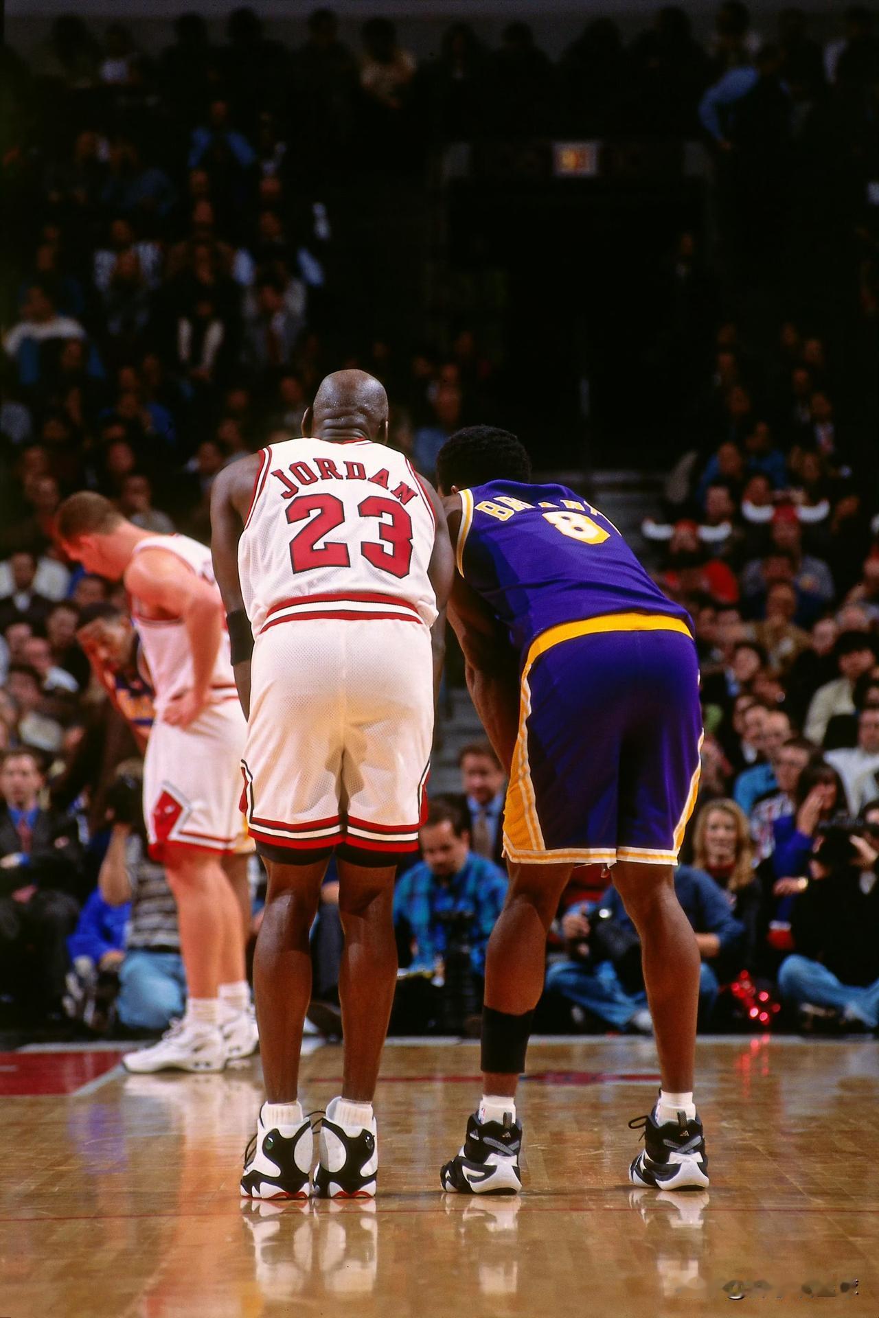 1997年乔丹和科比，满满回忆！那时候乔丹正在第一个三连冠时期，科比还是一个二