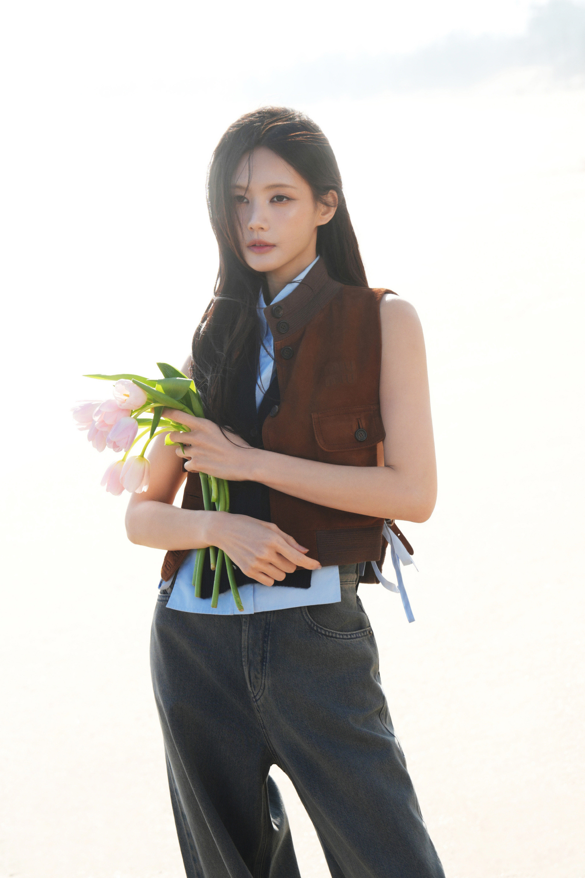 1.李一桐、陈鑫海主演的古装奇幻爱情剧《古乐风华录》暂定4月下旬上线。2.井柏然