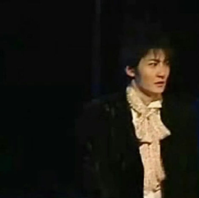 郭京飞二十岁的颜值谁懂啊！看到郭京飞二十岁的照片，仿佛看到了青春里最美好的模样