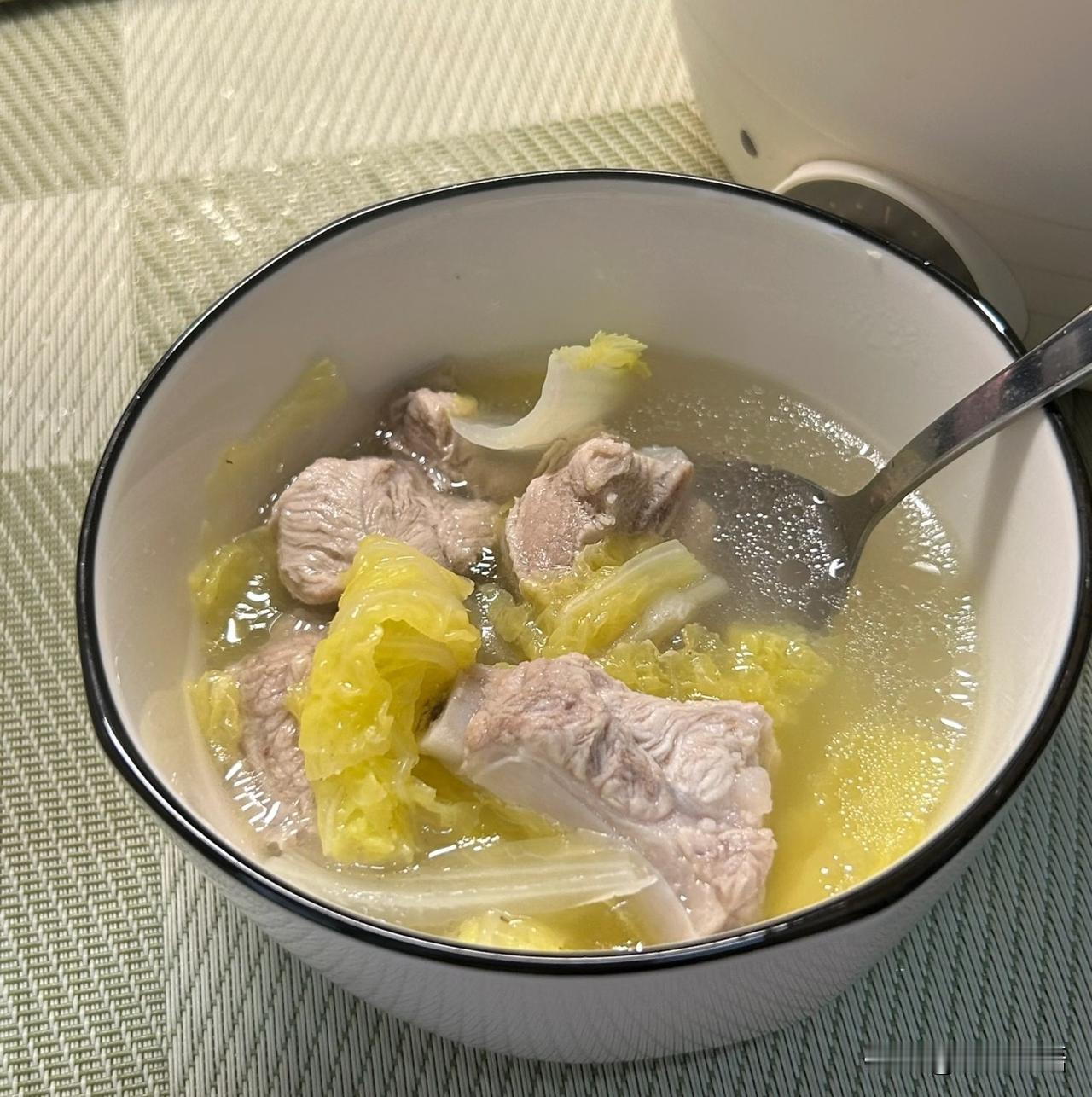 今天是老妈放疗的第14天，总共25次，距离结疗的时间越来越近，希望就在眼前。