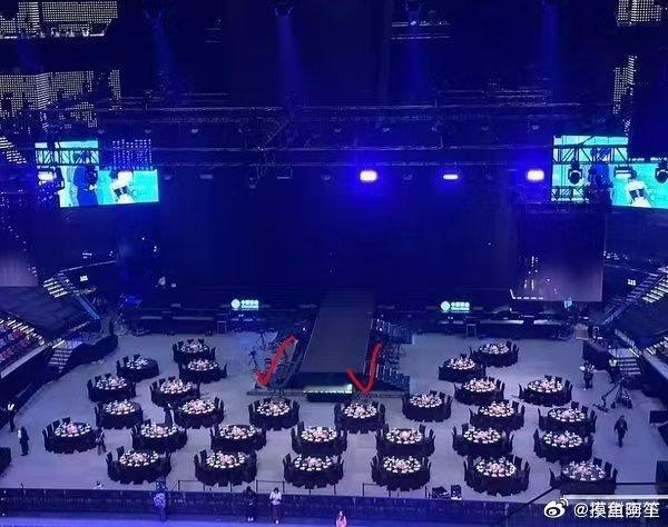 尖叫之夜是有2个C位桌吗？