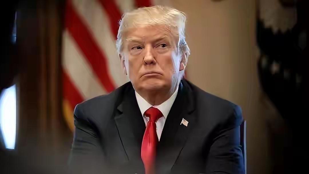 美媒感慨：若不是中国还在反抗特朗普，几乎全世界都向他投降了这句话出自彭博社2