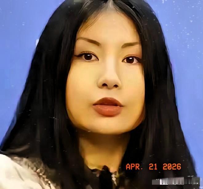 “我痛恨自己长了一张中国脸！”2018年，美国华裔女记者上蹿下跳，抹黑中国，但在