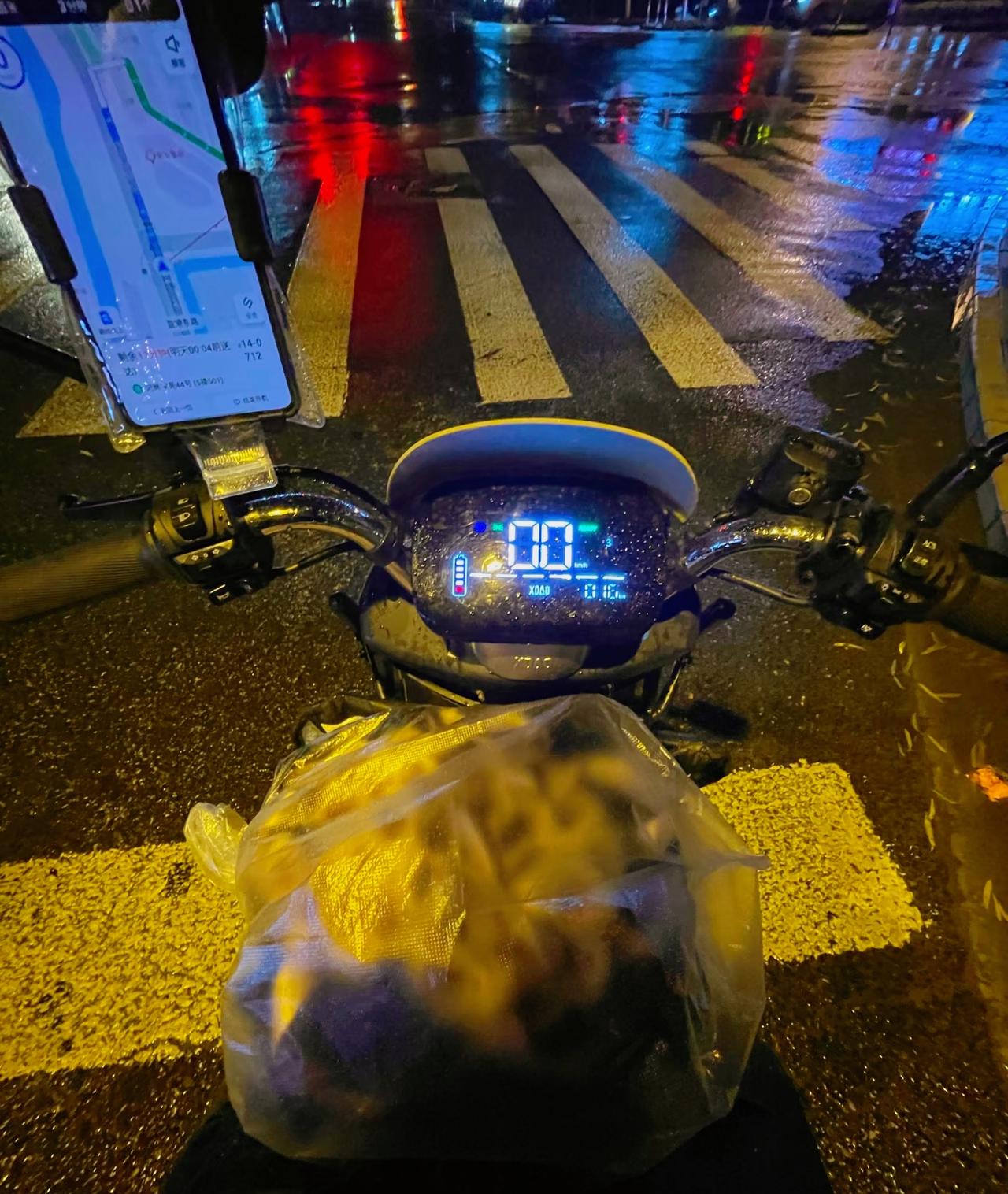 “那天没有一个族人愿意跟随我”送餐只是跑腿吗？错，这是看透人生的捷径。从高档小区