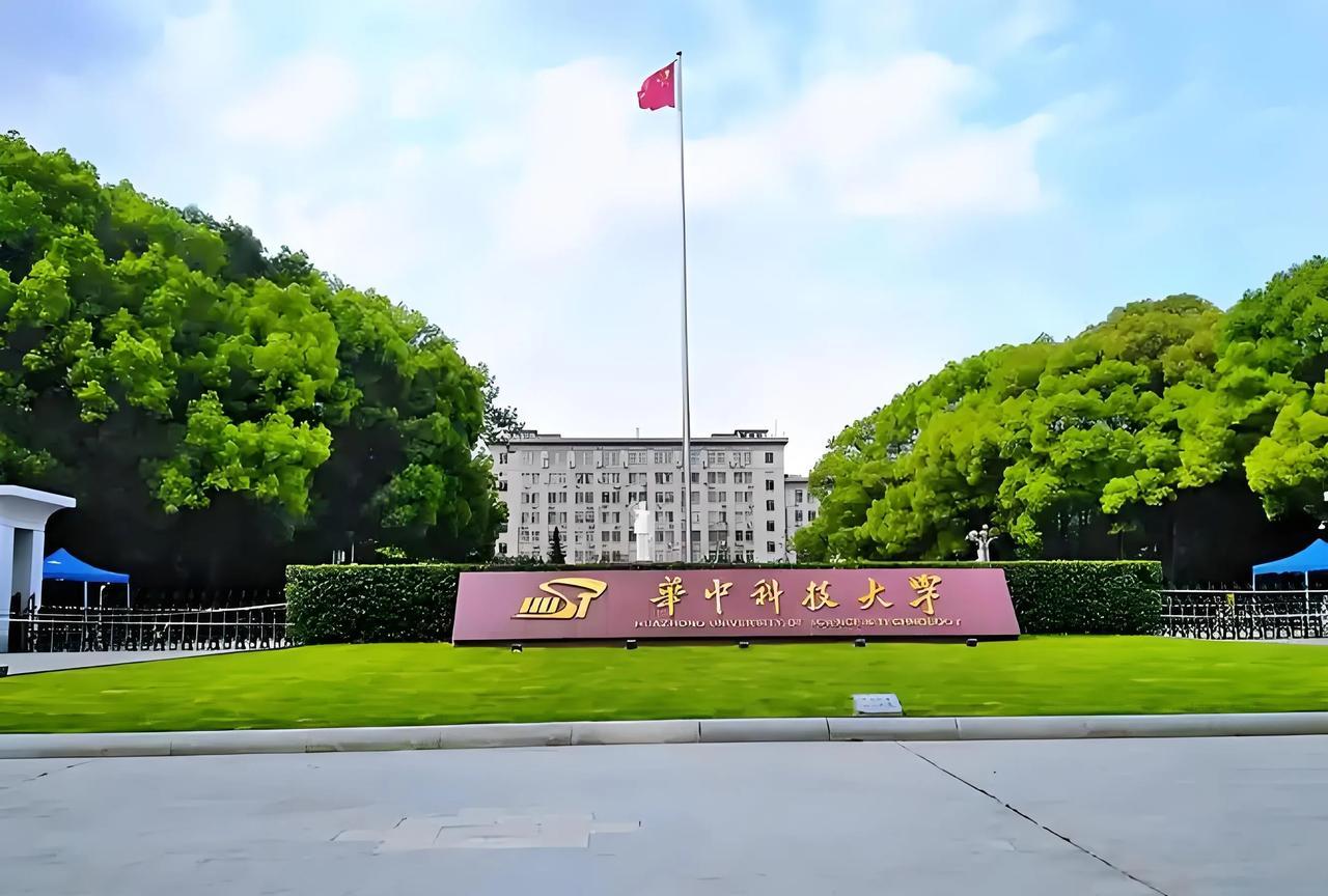 家里出了个"狠人"堂弟！678分高考成绩全家乐开花，结果报志愿直接让人急掉头