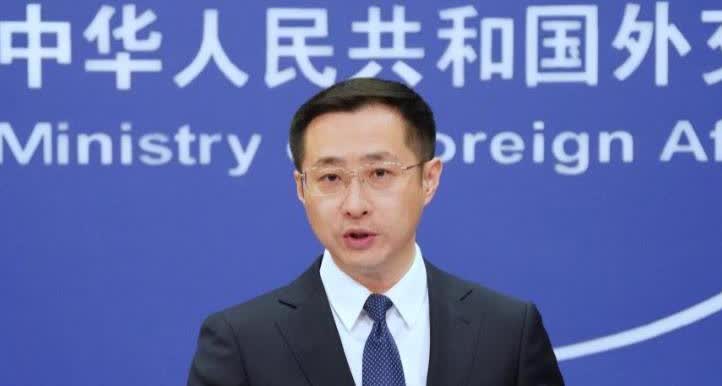 中方决定不同捷克总统进行任何交往，坚决支持国家的这一决定！对于这些自以为是的小国