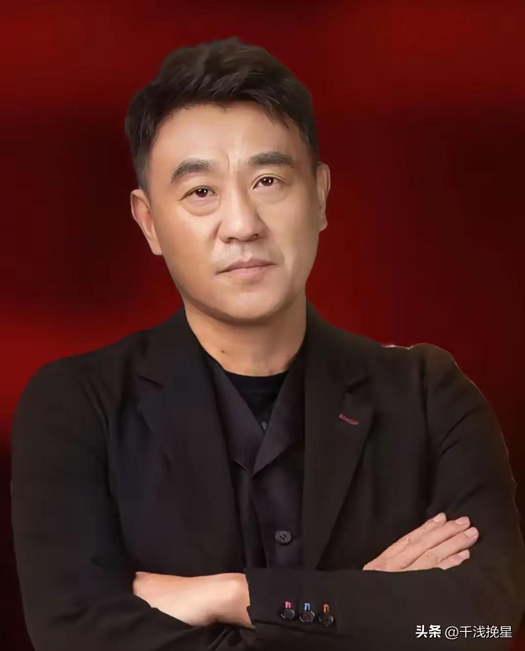 1997年，何冰遇到了多年未见的女同学李海洋，女同学说：“我都29了，嫁不出去了