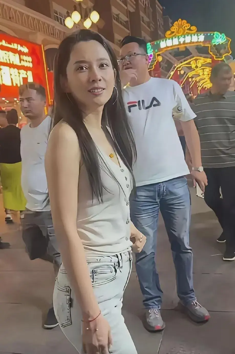 原来汪峰的女朋友，并没有传说中的那么漂亮！今天看到了她没有修图的照片，感