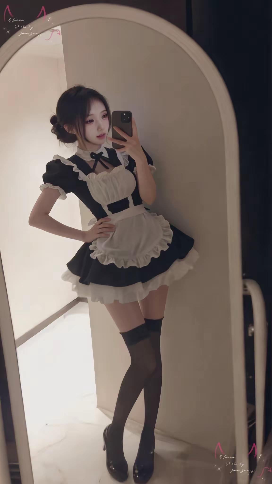 把纯真写在脸上的女仆，看来就是个拍女仆照片的可爱小姑娘[笑着哭][笑着哭][笑着哭]