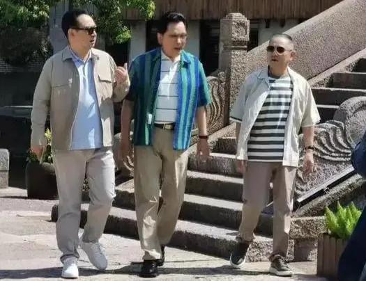 5月13日，绍兴黄酒小镇迎来唐国强、刘劲、卢奇三位老戏骨。他们作为毛泽东、周恩来