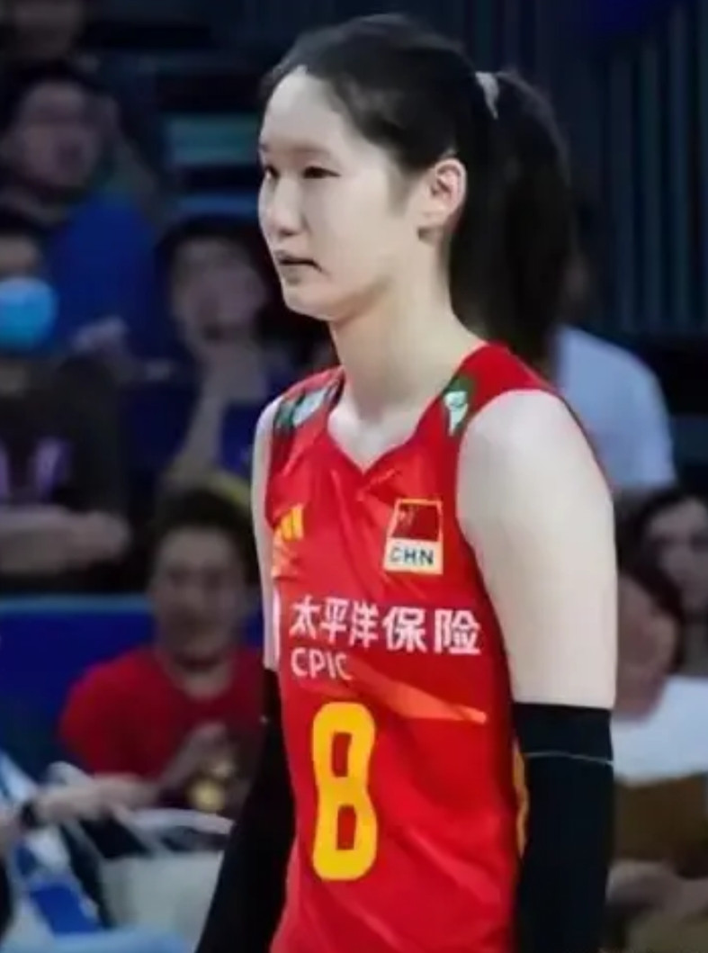 继高意回归之后，正在漳州备战下月世锦赛的中国女排,传来了上海队的二传许晓婷参加