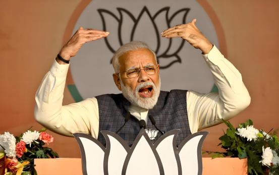 印度被忽悠瘸了，踢开美俄要跟中国共管世界，被美国一招打回原形。 美国这招确实