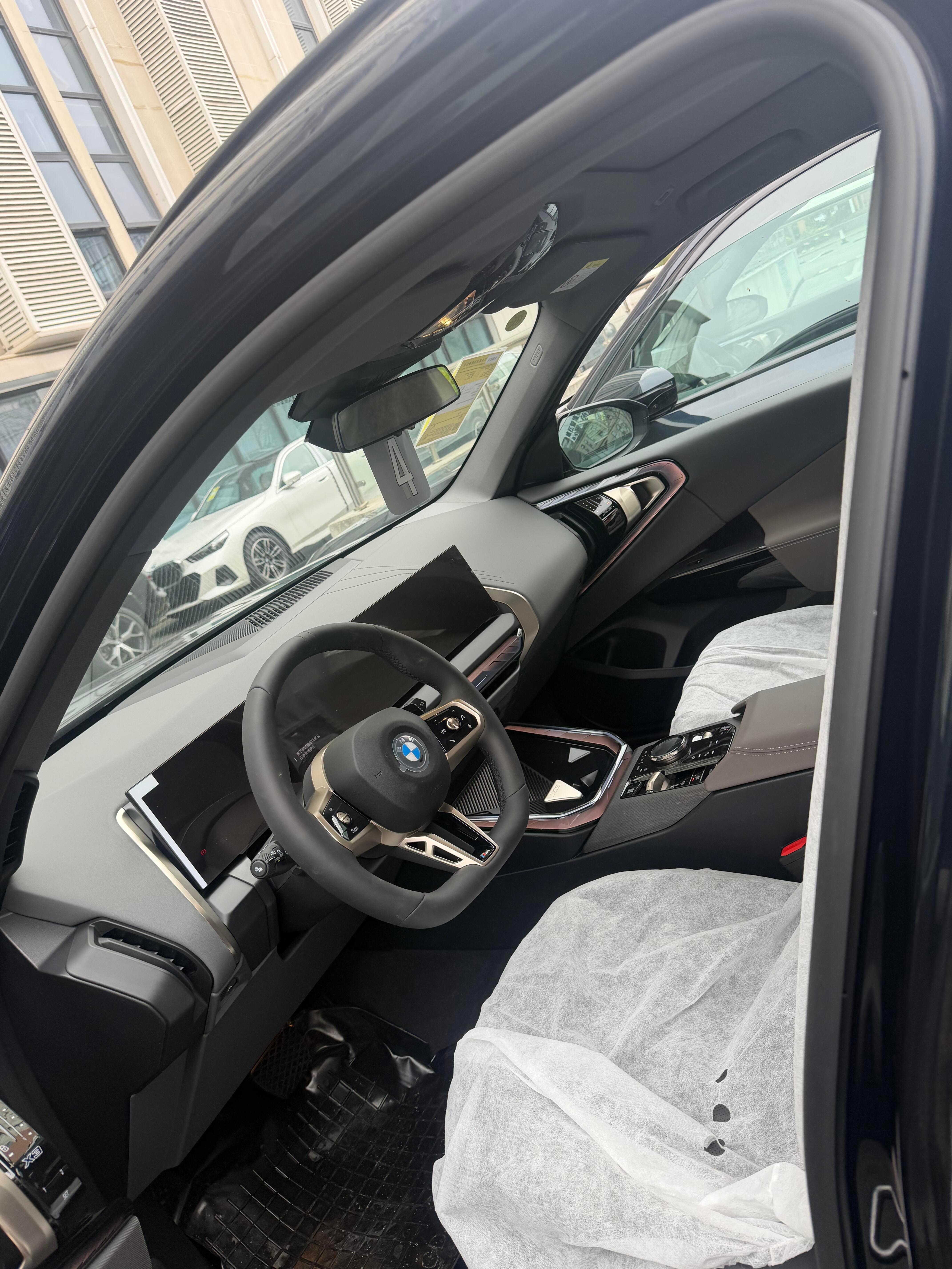 26款宝马X325L指导价318000全款优惠70000裸车248000税2