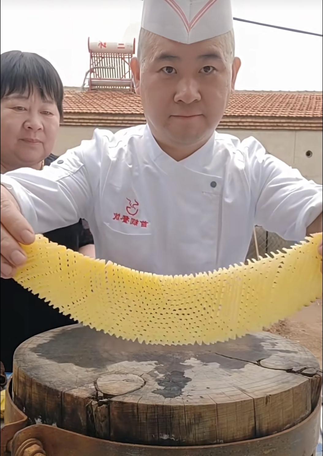 分享你手机随手拍厨师的刀功，绝了！