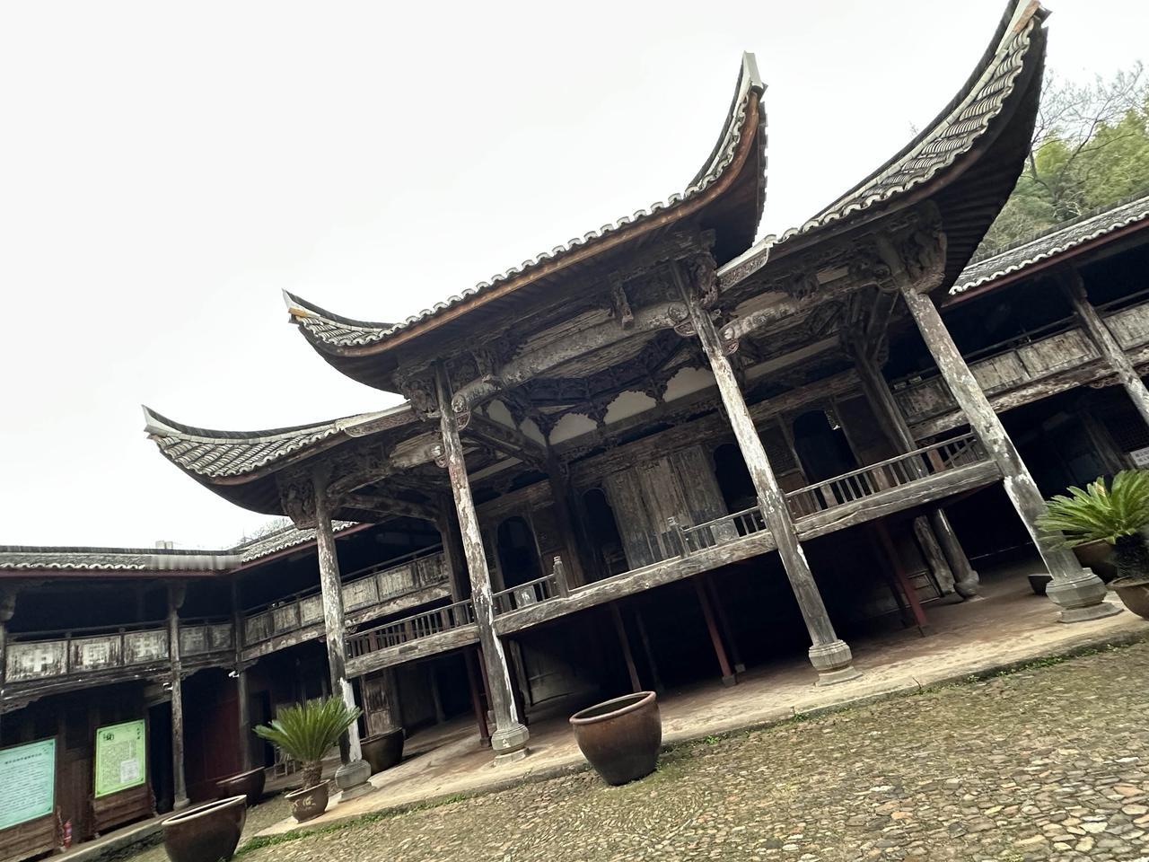 带着孩子特意去参观江南第一名祠，差点白走一趟，最终却成了这江南第一名祠的VIP专