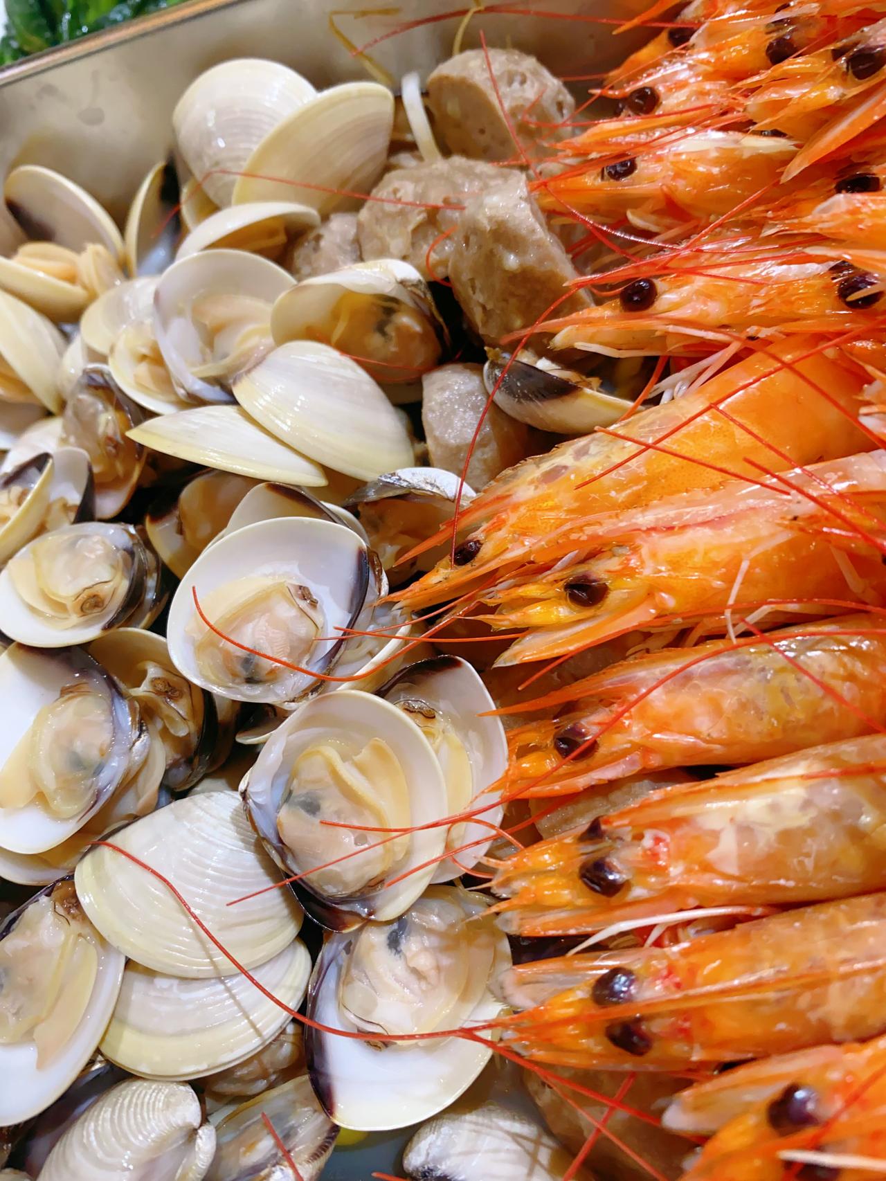 队友下厨的快乐，谁懂啊！我家队友做的新盘菜，刚端上桌我就忍不住拍了好几张！