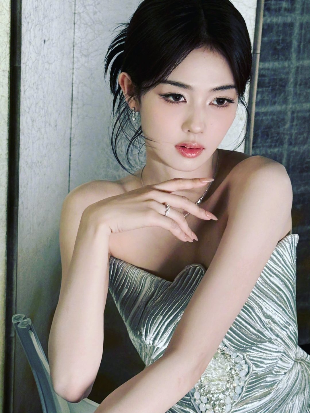 星光大赏顶流聚集最齐的一年目前看，星光大赏热度最高的女艺人，也就白鹿，鞠婧祎，