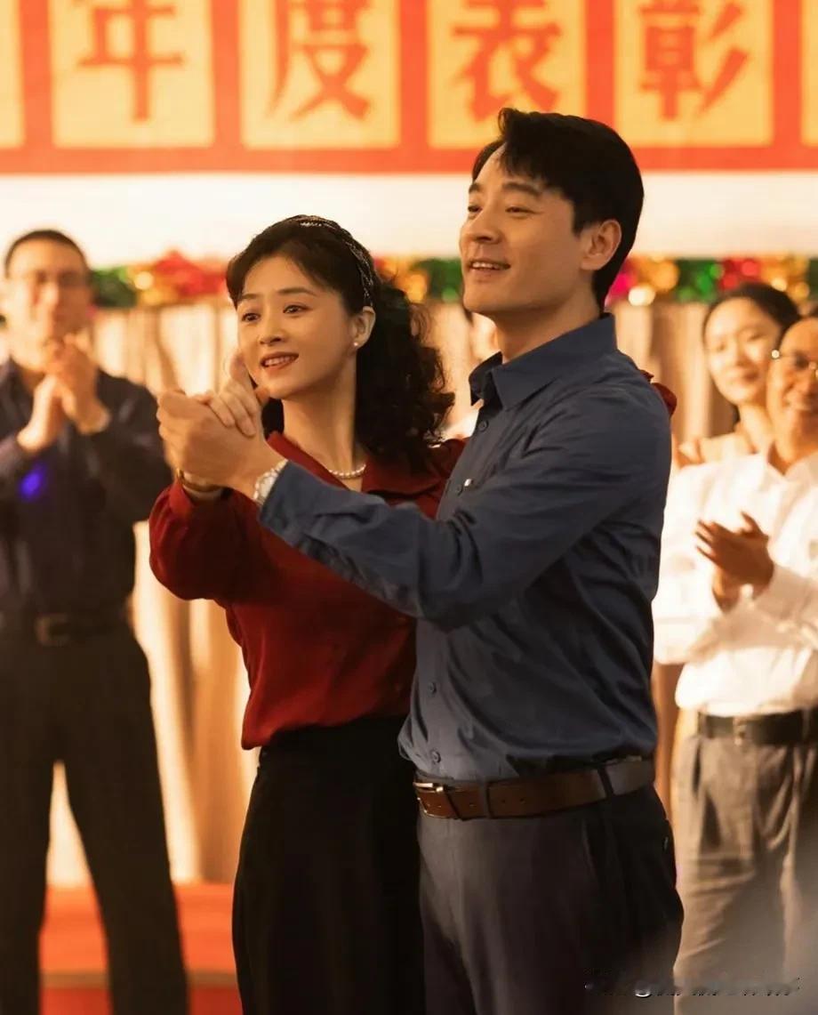 重温《小巷人家》，算是彻底懂了林工为啥死也不愿回苏州——换谁被这么背刺，估计都得