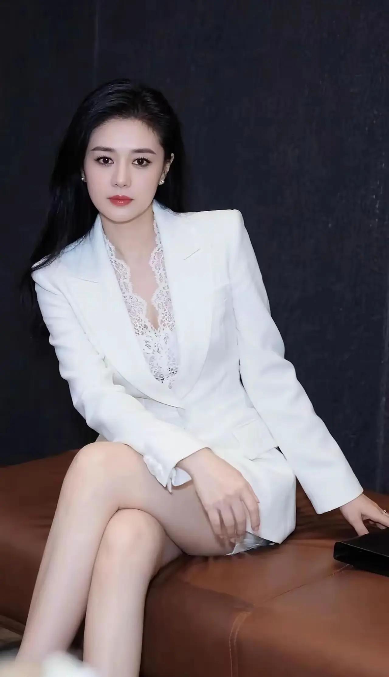 职场女性怎么穿更美?